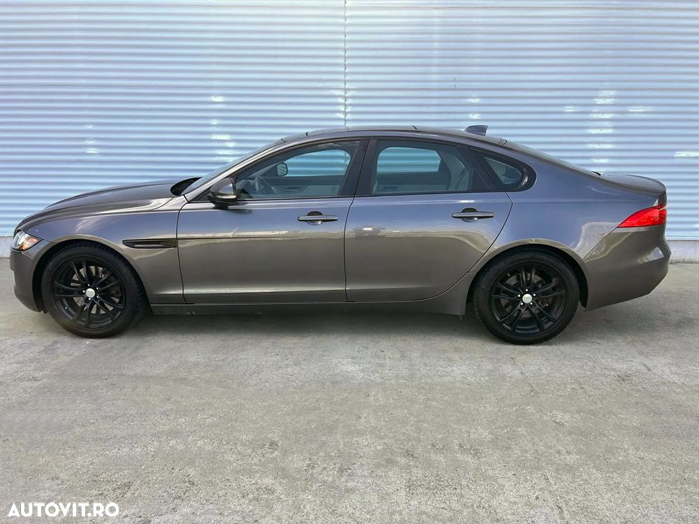 Jaguar XF 35t Prestige - 5