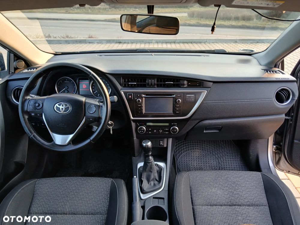 Toyota Auris 1.4 D-4D Premium - 19