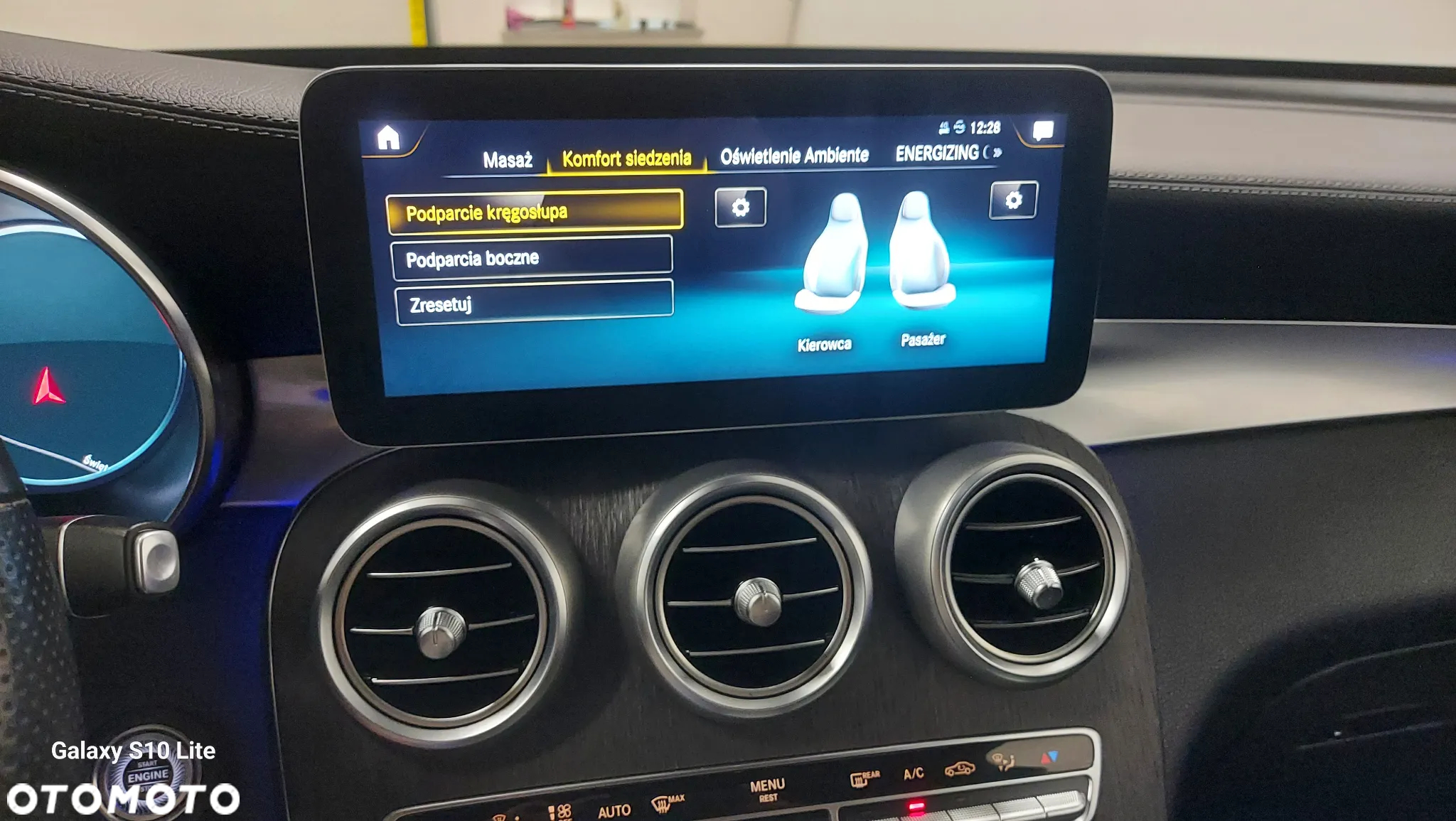 Mercedes-Benz GLC 220 d 4Matic 9G-TRONIC AMG Line Plus - 26