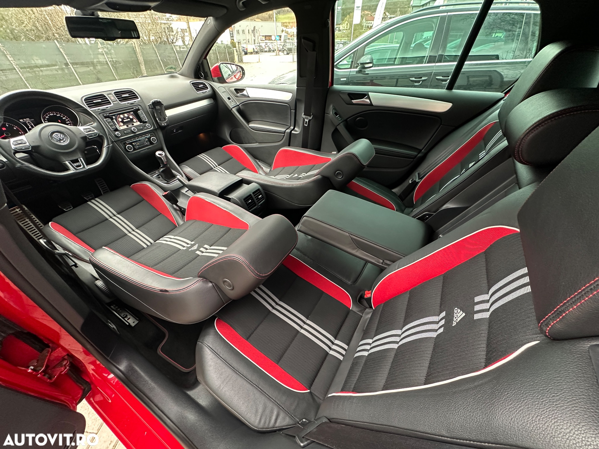 Volkswagen Golf 2.0 GTI adidas - 24