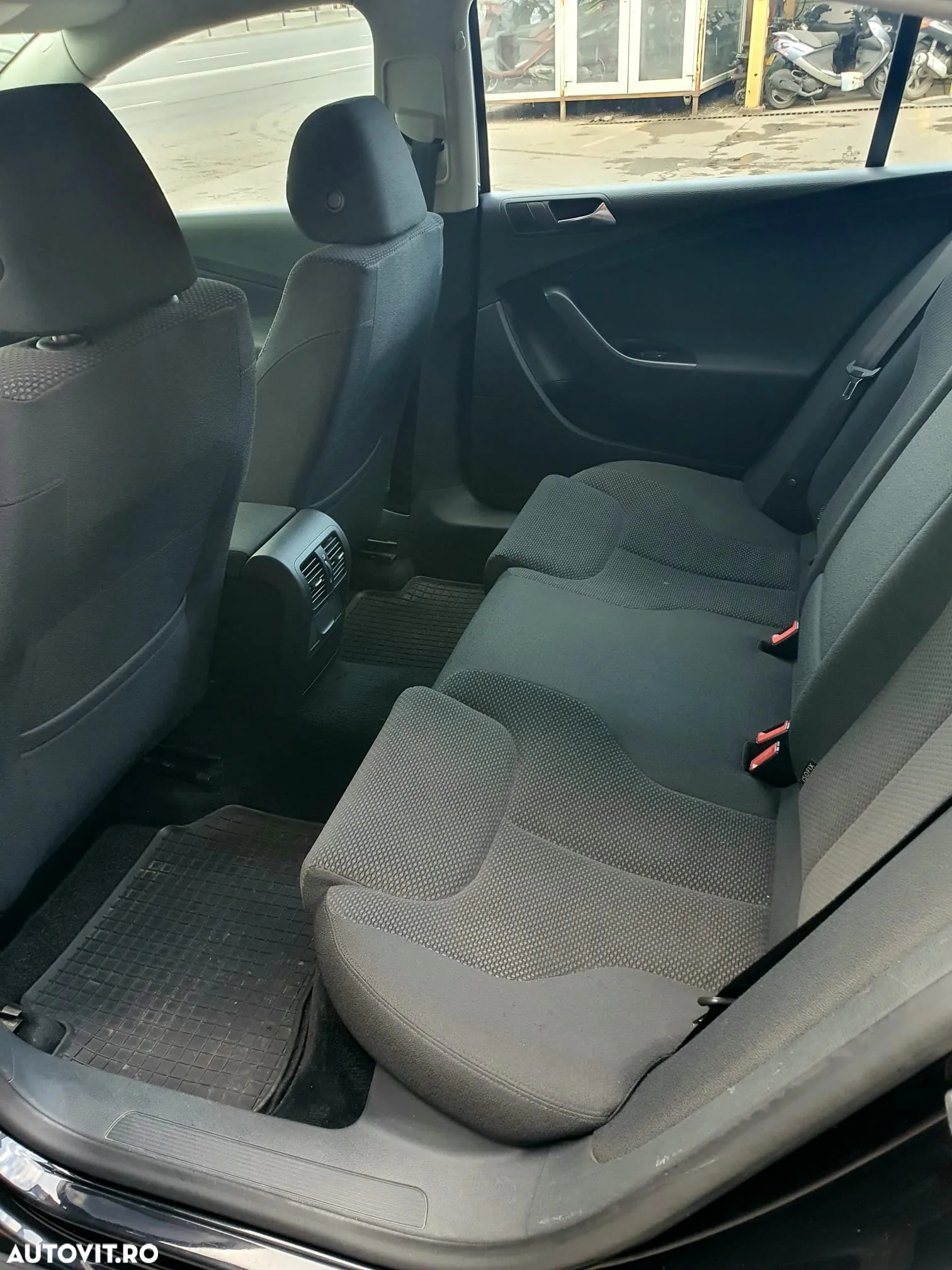 Volkswagen Passat 2.0 TDI DPF BlueMotion Technology Comfortline - 7