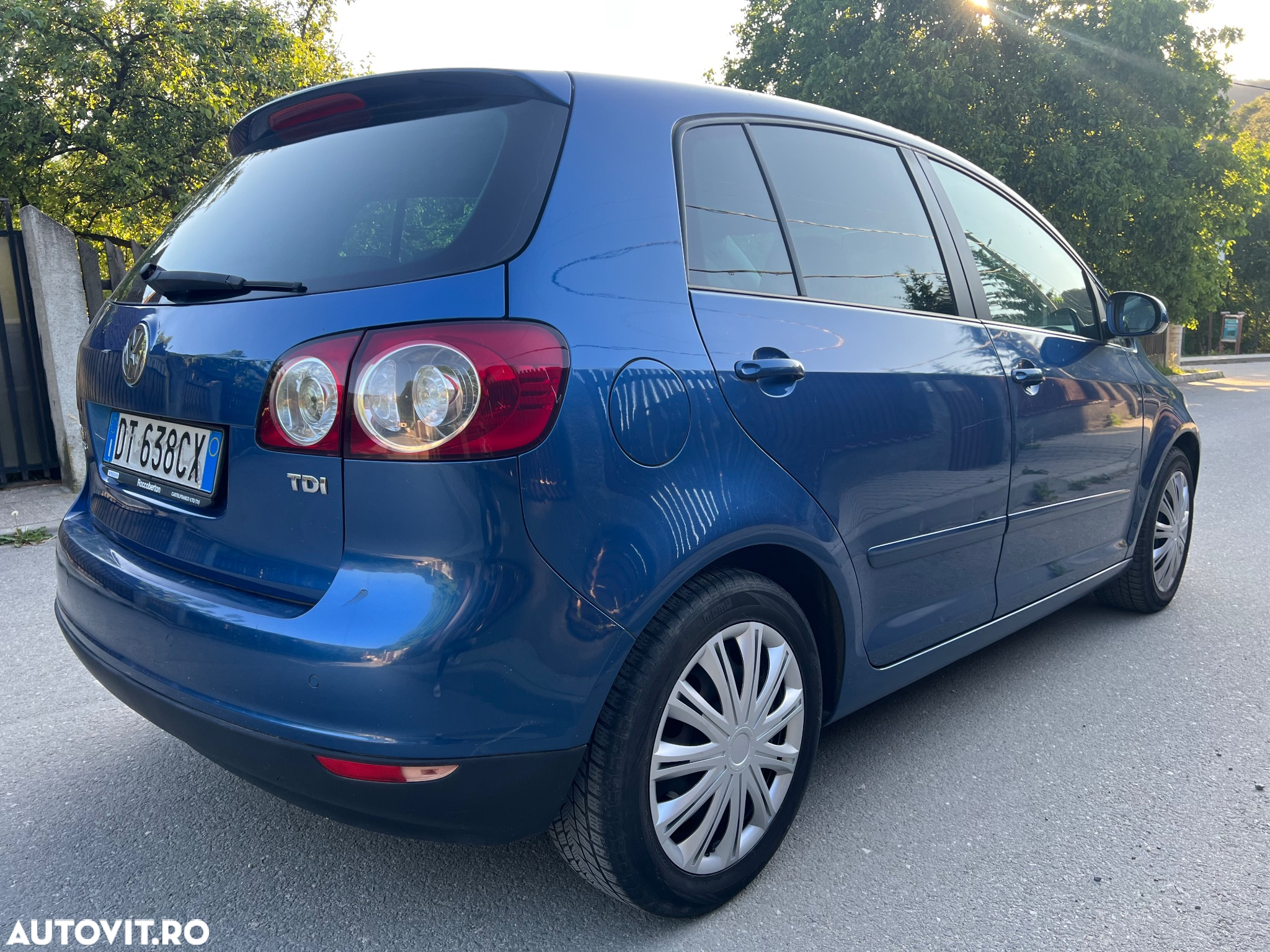 Volkswagen Golf Plus 2.0 TDI DPF Comfortline - 4