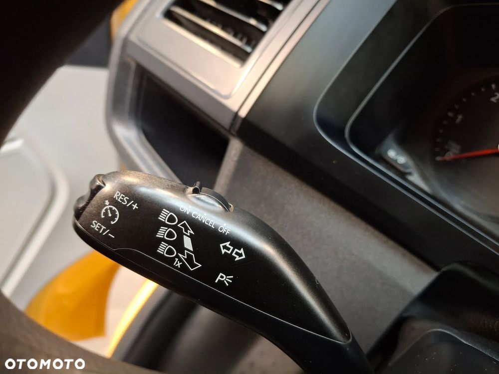Volkswagen Transporter T6 Doka Dubel Kabina Brygadówka 6 Miejsc Klimatyzacja Tempomat Hak Aluminiowe Burty Światła Dzienne Halogeny Webasto 2016 Rok Euro 6 - 26