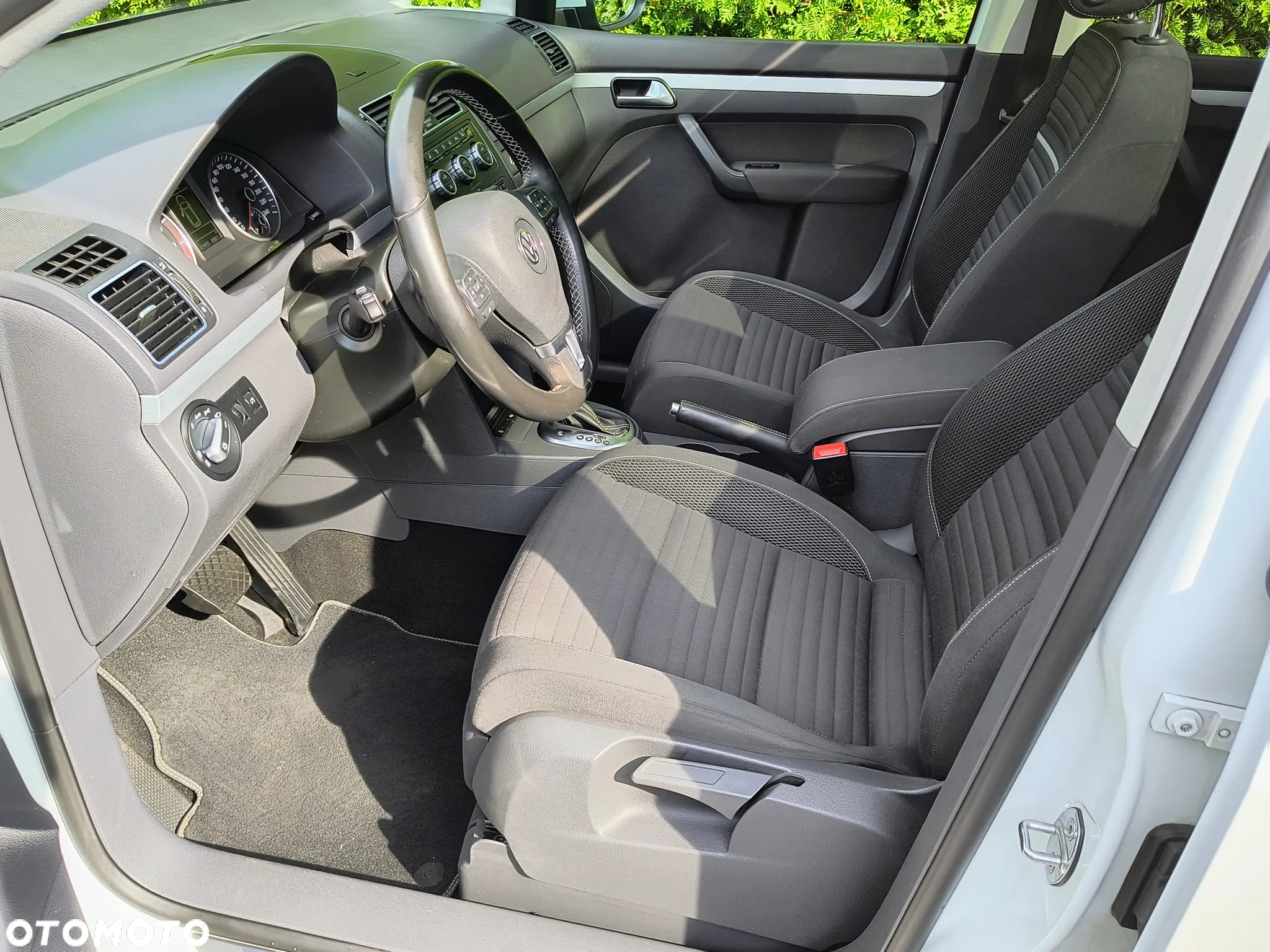 Volkswagen Touran 1.4 TSI DSG Cup - 20