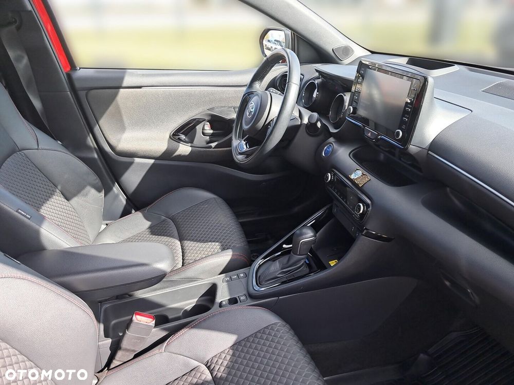 Toyota Yaris - 10