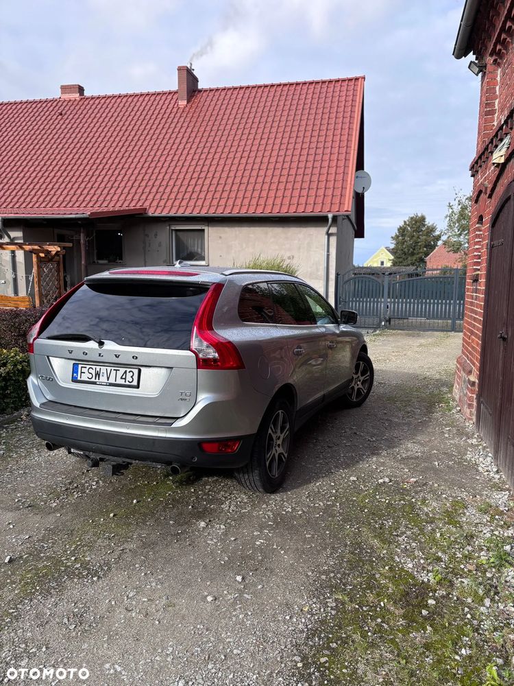 Volvo XC 60 T6 AWD Momentum - 4