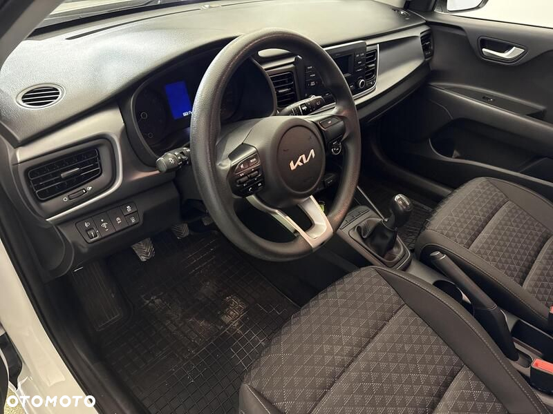 Kia Rio - 10