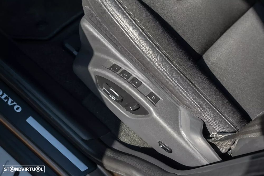 Volvo XC 60 2.0 D3 Summum Geartronic - 19