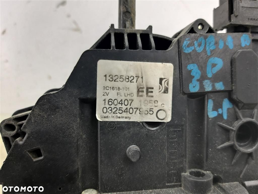 Zamek drzwi przód lewy OPEL CORSA D 06-2011 PRZED LIFT 3DRZWI VAN 13258271 - 2