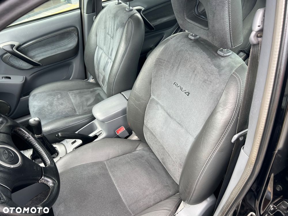 Toyota RAV4 2.0 VVT-i 4x4 - 15