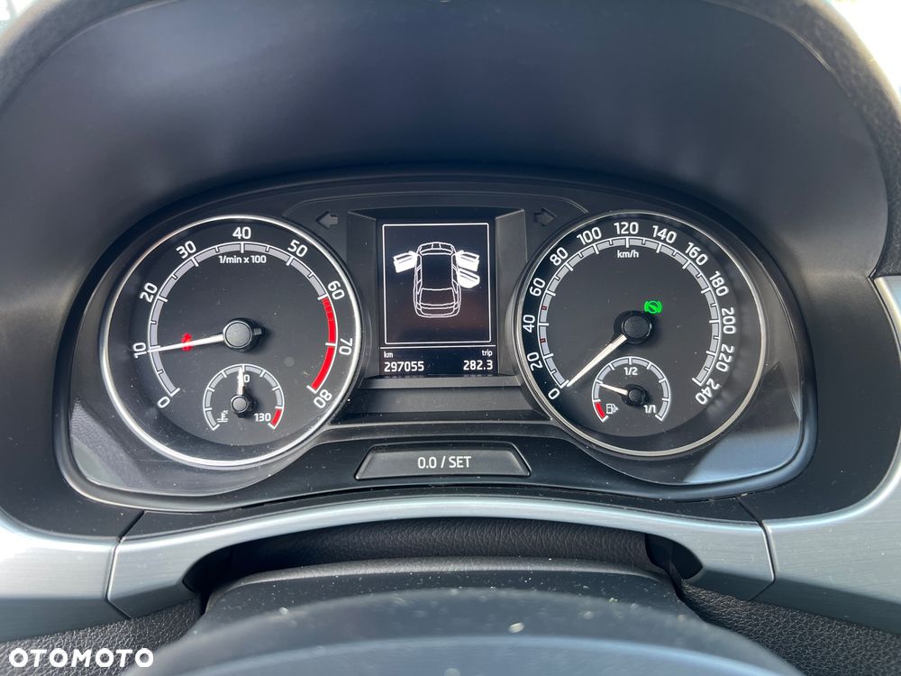 Skoda Fabia 1.0 TSI Style Color DSG - 28