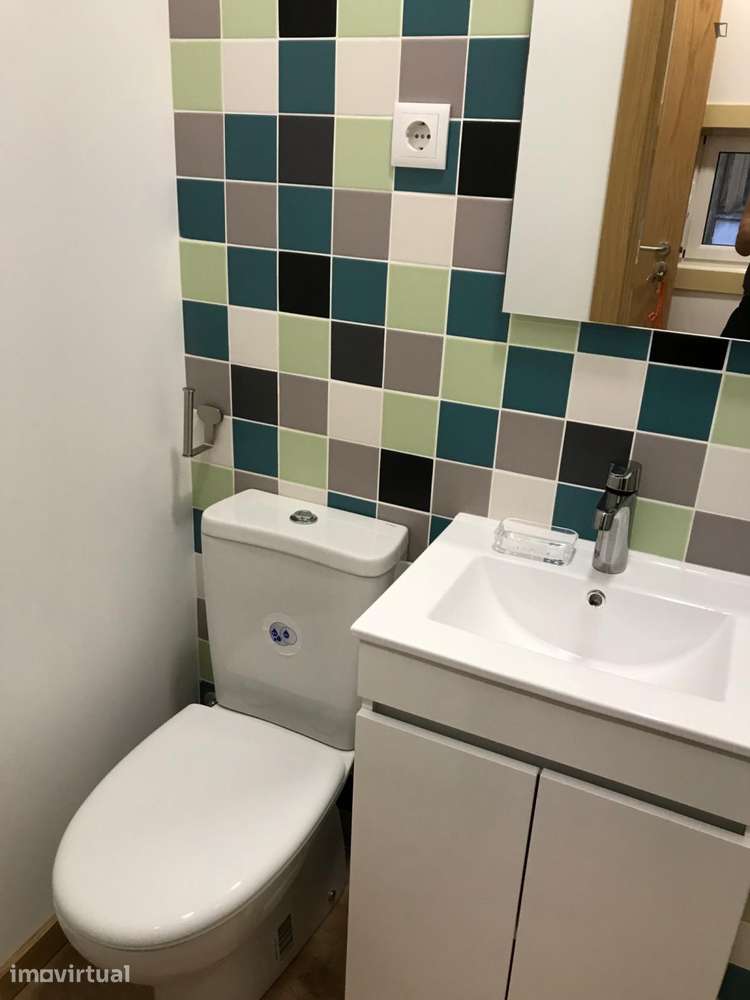 Quarto - localizado em Baixa Coimbra - Grande imagem: 4/6