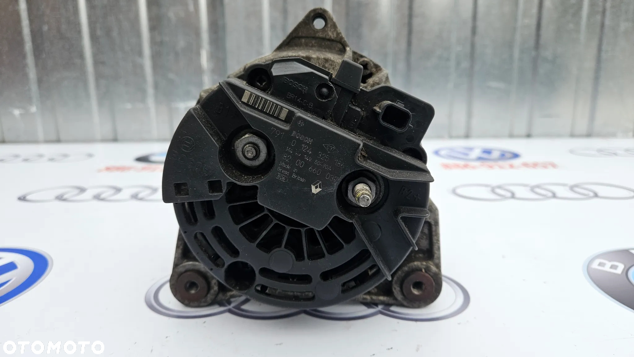 Renault Twingo 2 II 1.2 TCE Alternator 8200660037 BOSCH 90A - 5