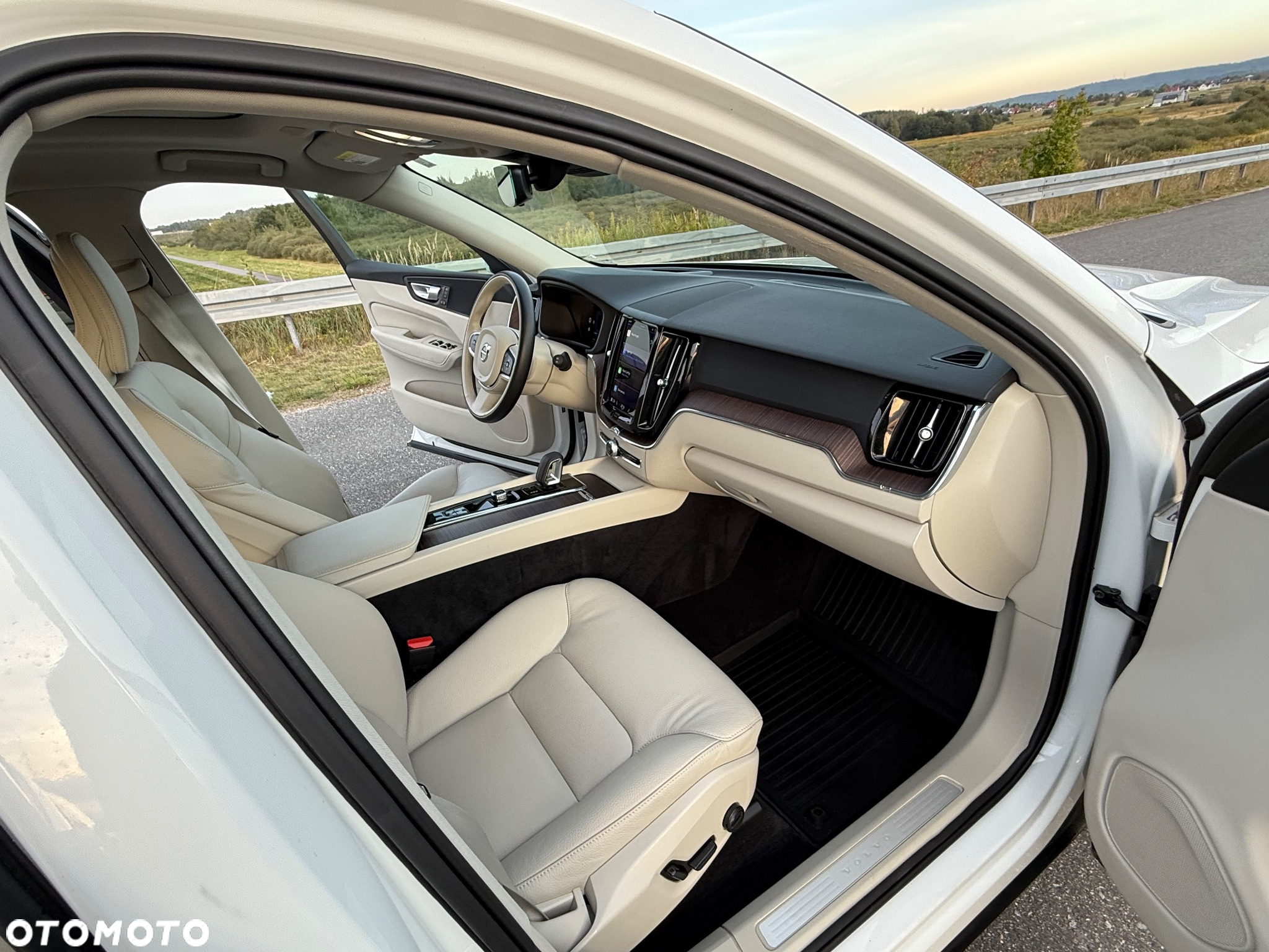 Volvo XC 60 B5 B AWD Geartronic Momentum Pro - 8