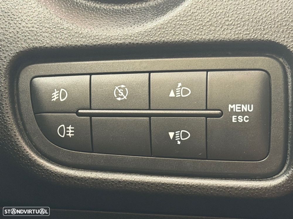 Alfa Romeo MiTo 1.3 JTD Distinctive S&S - 28