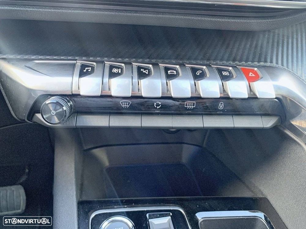 Peugeot 5008 1.2 PureTech Allure Pack EAT8 - 18