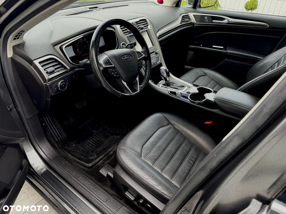 Ford Fusion - 15