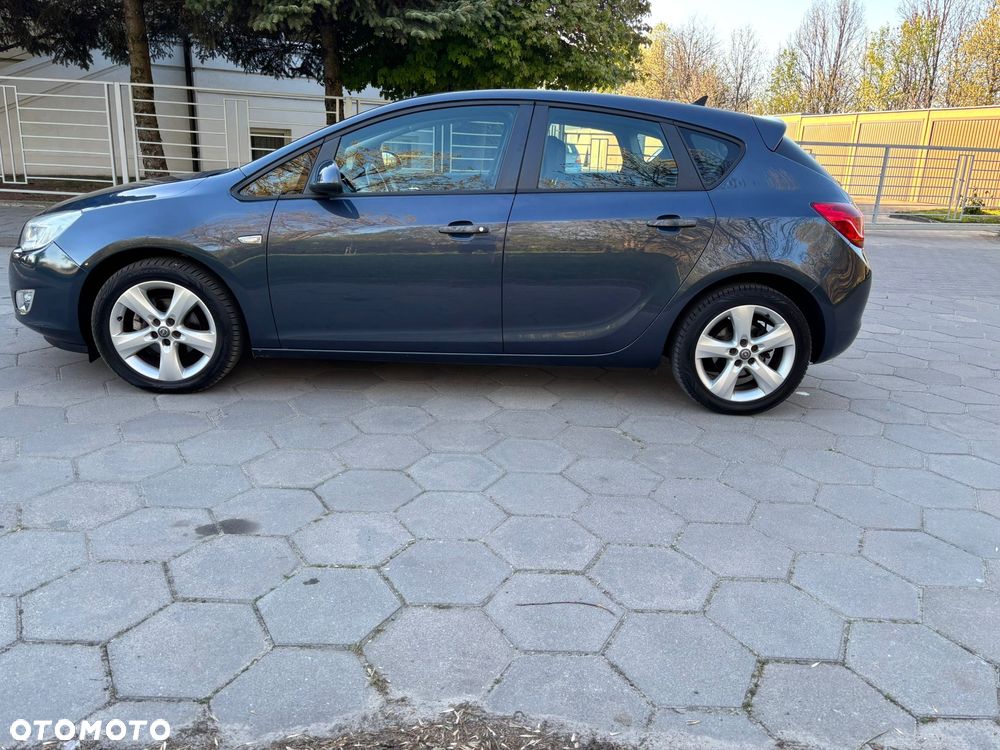 Opel Astra 1.6 Design Edition - 18