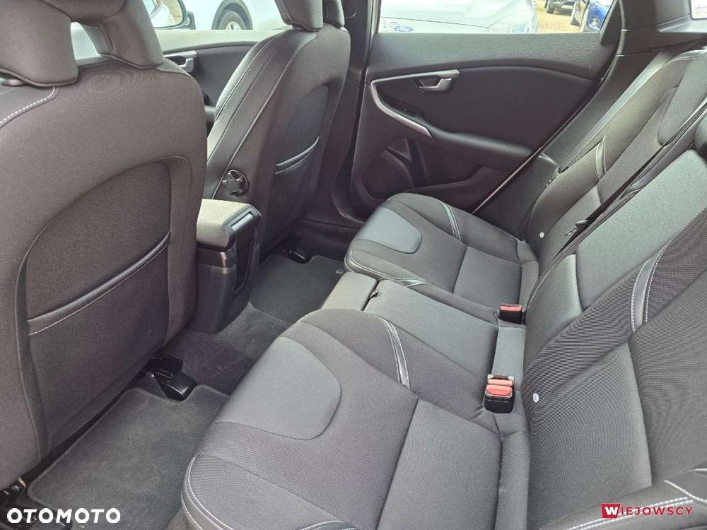 Volvo V40 - 16