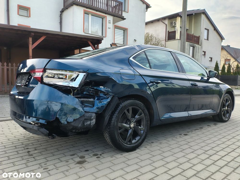 Skoda Superb 2.0 TDI Premium Edition - 12
