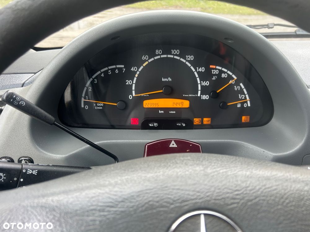 Mercedes-Benz Sprinter 208 - 17