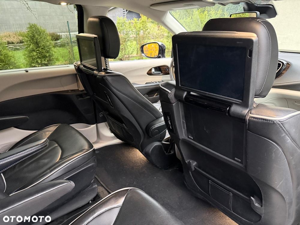 Chrysler Pacifica - 3