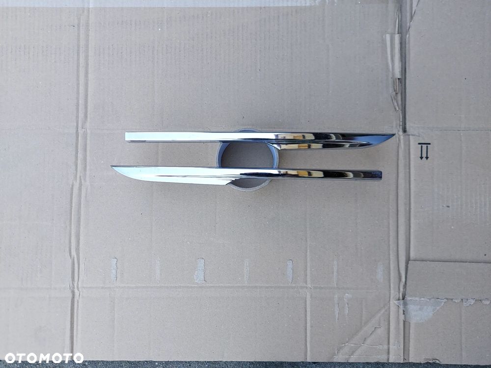 Ssang Yong Tivoli Lift 19- Listwa Zderzaka Przód Chrom L+R - 1