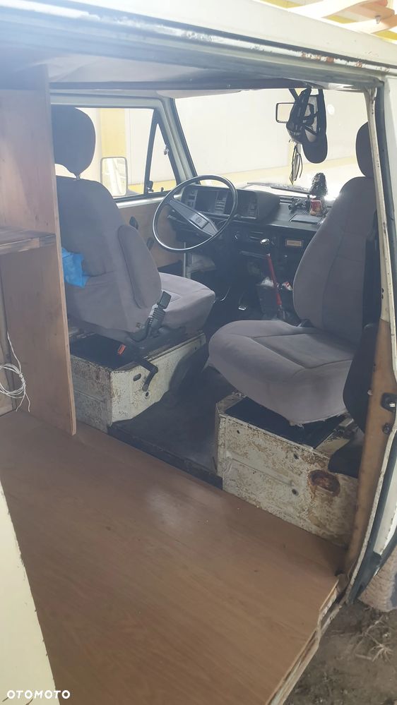 Volkswagen Transporter - 13