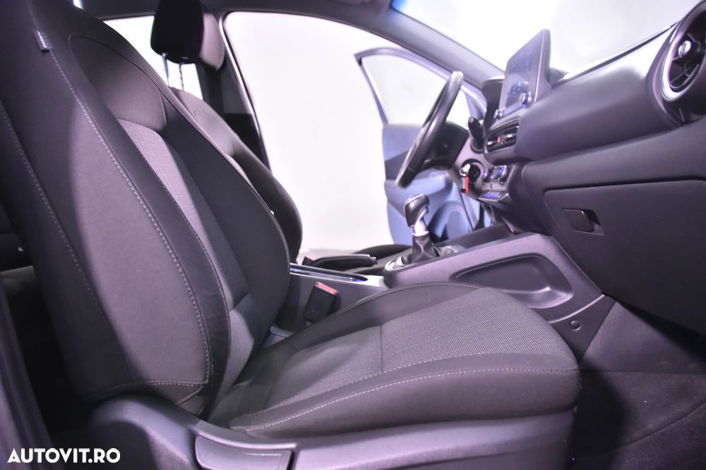 Hyundai KONA - 11