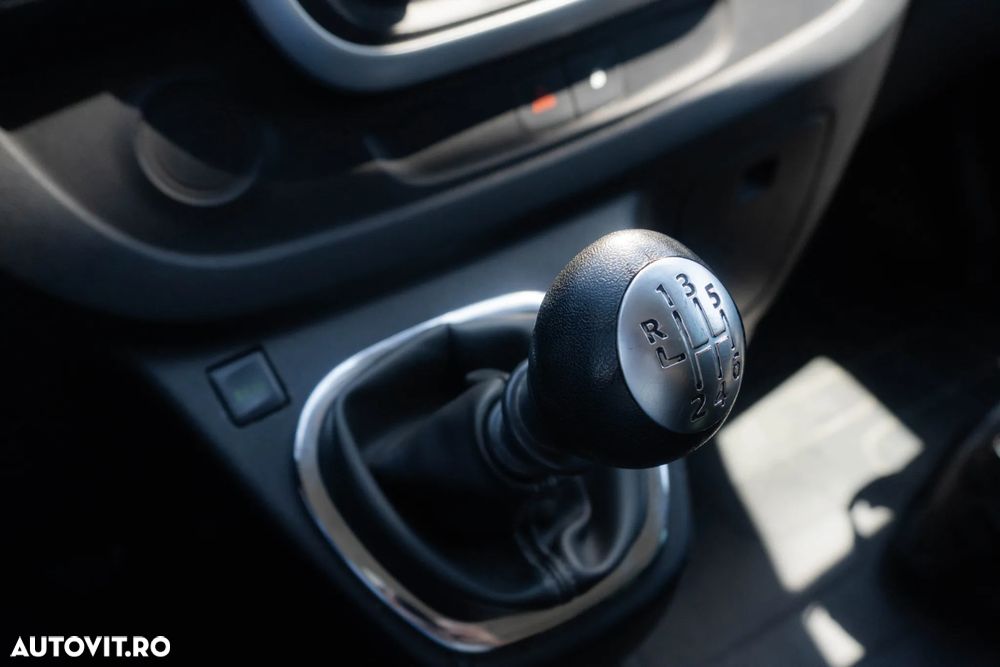 Opel Vivaro - 15