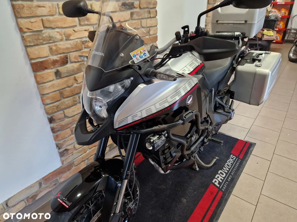 Honda VFR - 27