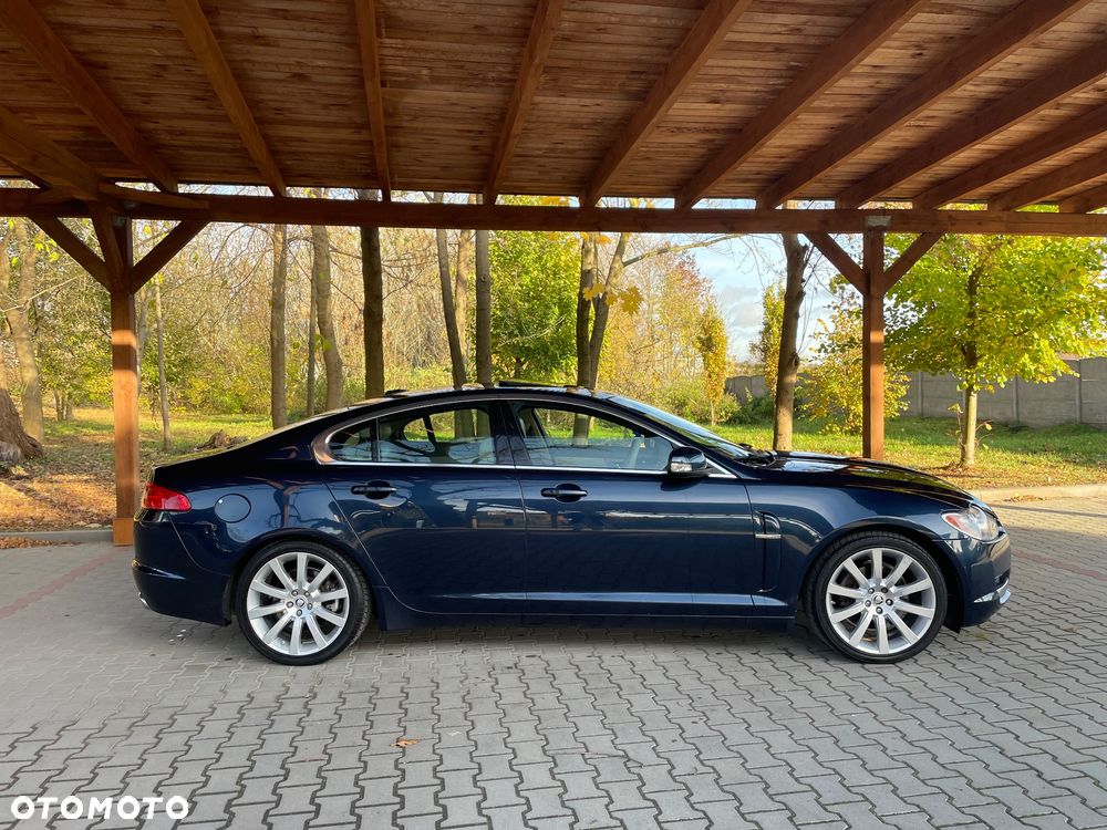 Jaguar XF 2.7 V6 D Premium Luxury - 4