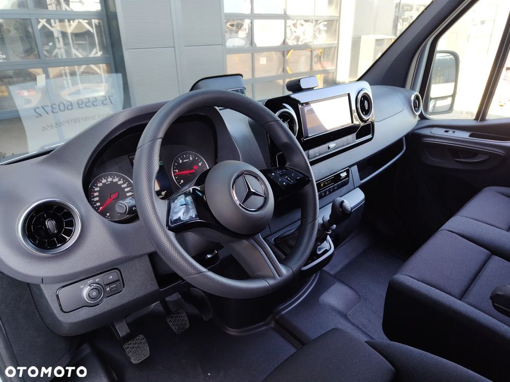 Mercedes-Benz Sprinter - 9