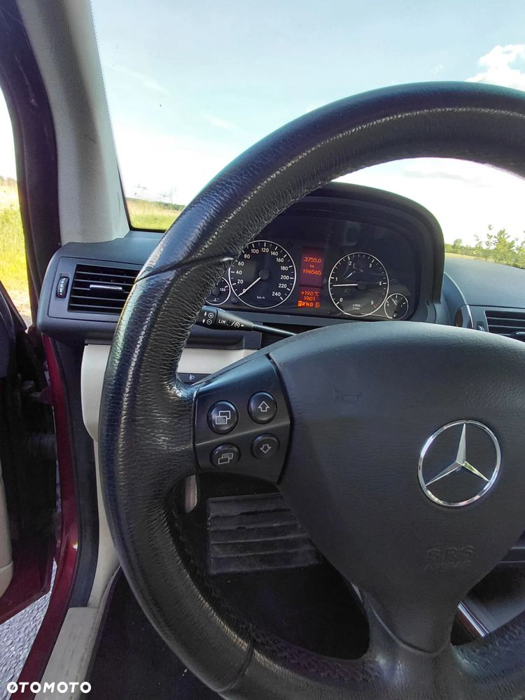 Mercedes-Benz Klasa A 180 CDI Autotronic Avantgarde - 22