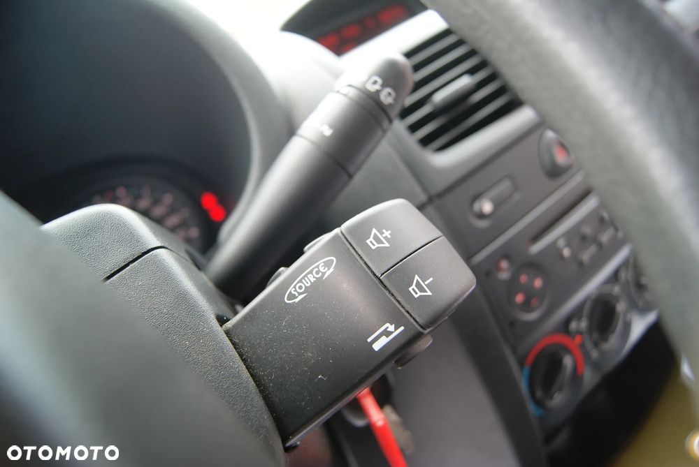 Renault Clio 1.2 Campus Access - 21