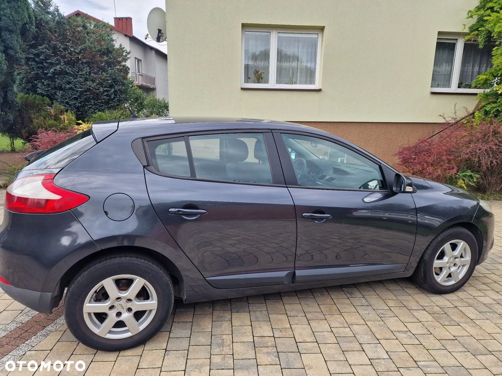 Renault Megane 2010 photo 3