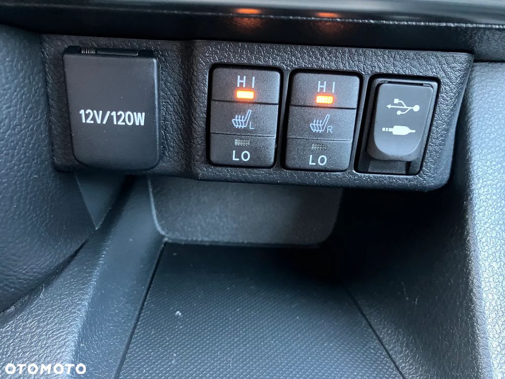 Toyota Auris 1.6 Prestige - 25