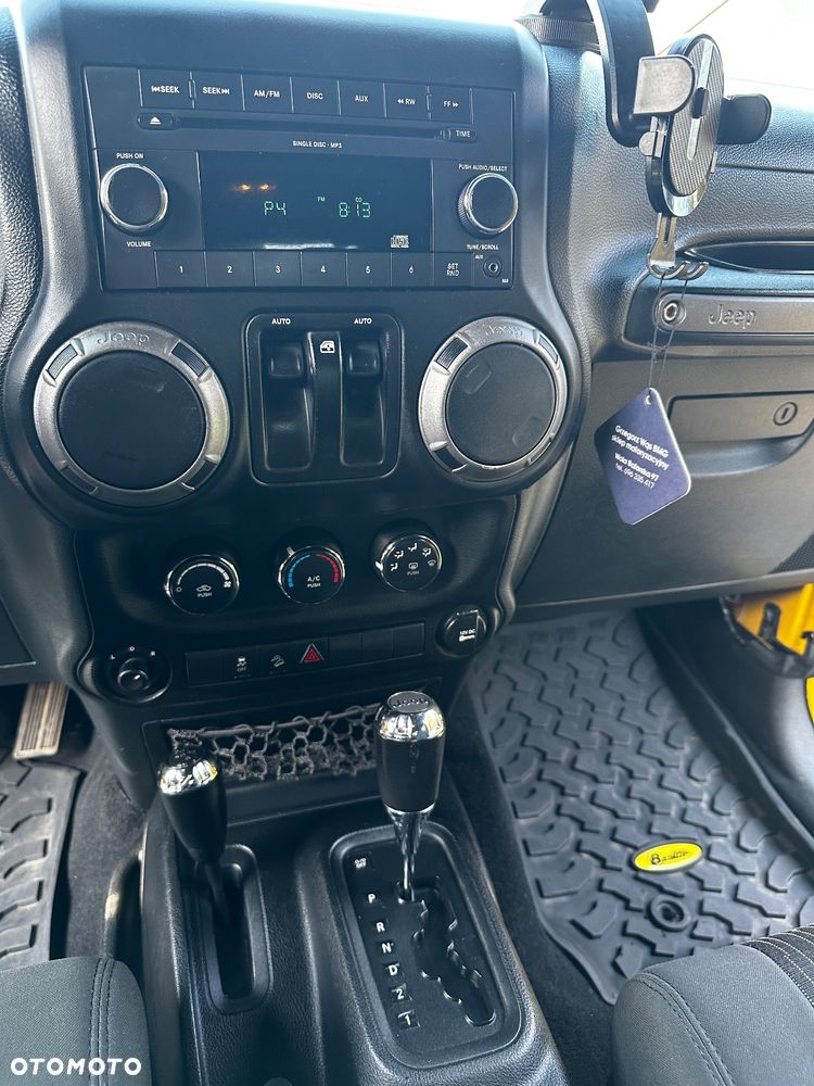 Jeep Wrangler 3.8 Sport - 19