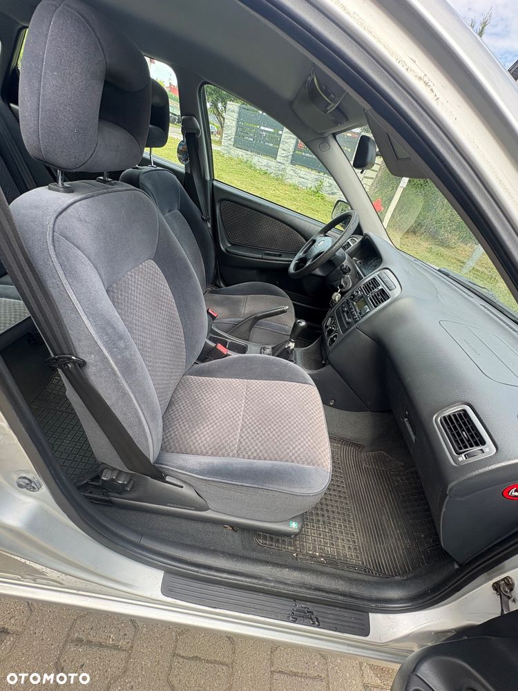 Toyota Avensis - 19
