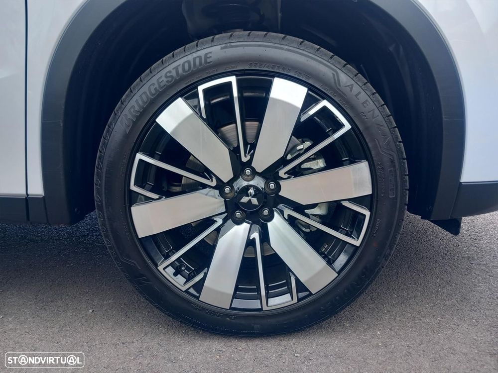 Mitsubishi Outlander 2.4 PHEV Intense - 16