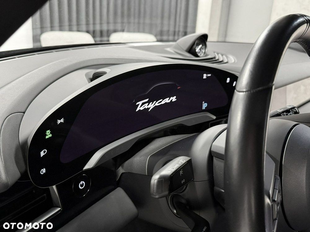 Porsche Taycan - 13