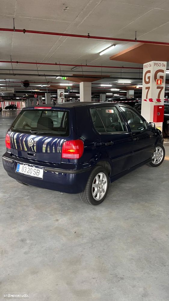 VW Polo 1.0 Confortline - 2