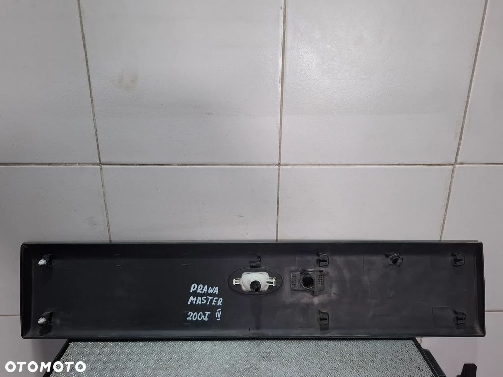 Listwa boczna prawa Renault Master IV pod czujniki PDC nr 768F30003R - 5
