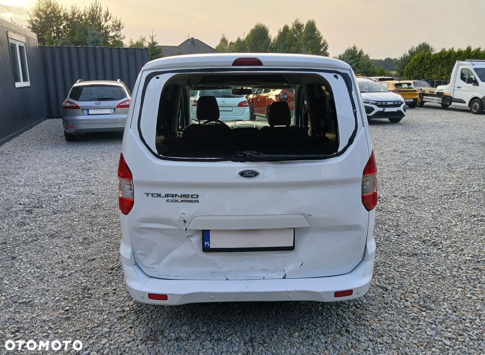 Ford Tourneo Courier 1.5 TDCi Trend - 6