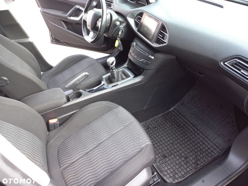 Peugeot 308 1.6 BlueHDi Allure S&S - 12