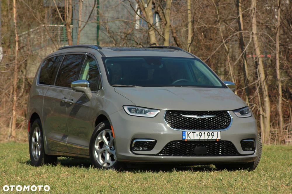 Chrysler Pacifica - 1