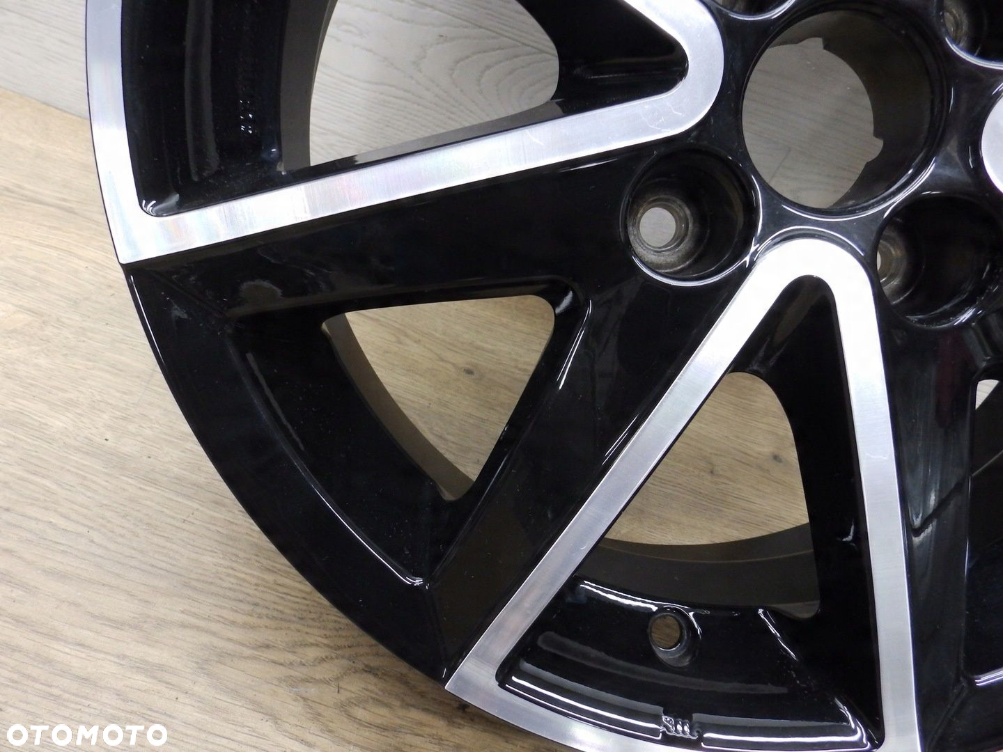 Felga Suzuki 5Jx15FH Et40 4x100 - 8