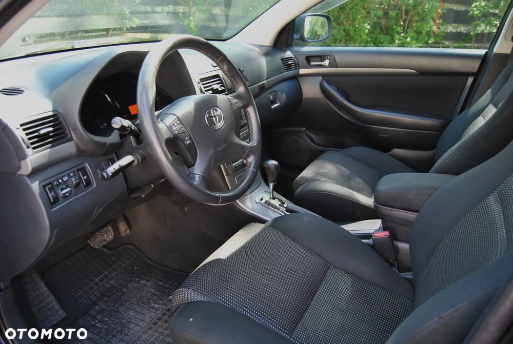 Toyota Avensis 1.8 VVT-i Automatik Sol - 5