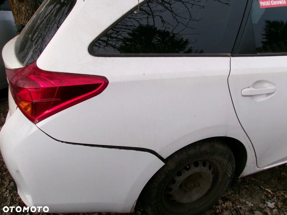 BŁOTNIK TYŁ PRAWY ĆWIARTKA TOYOTA AURIS II  12-18  KOMBI - 1