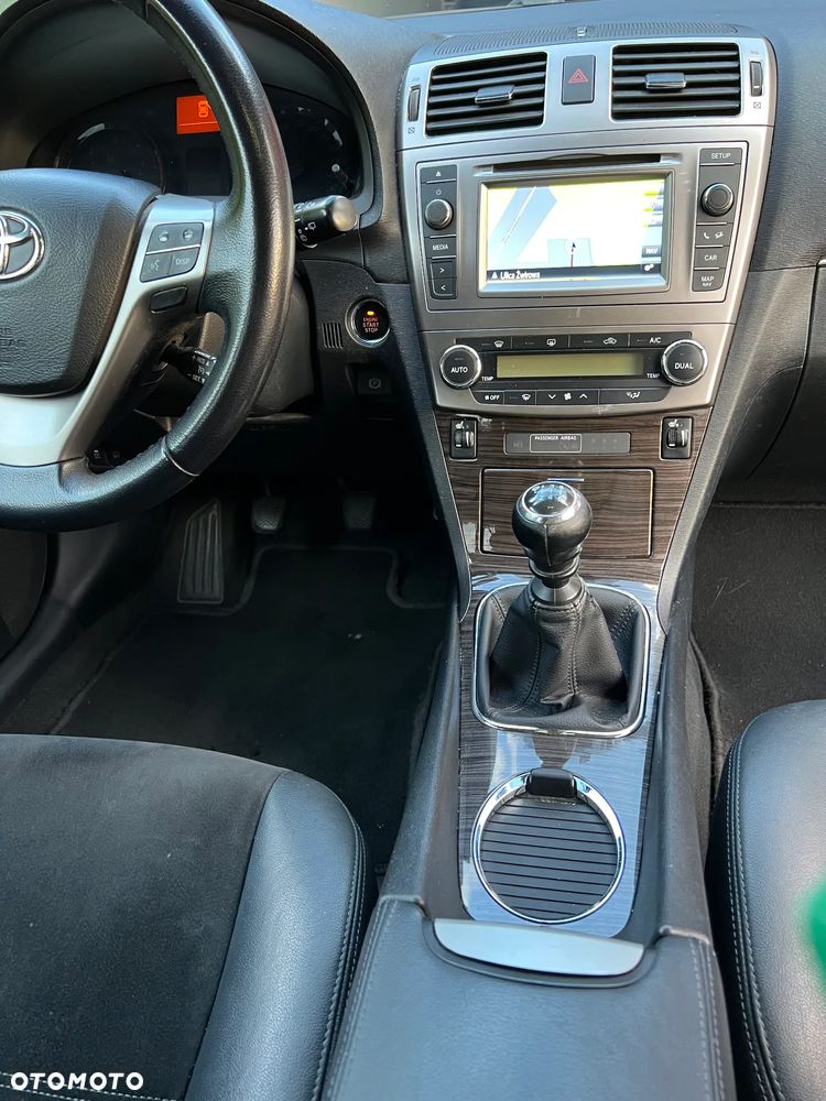 Toyota Avensis 2.0 D-4D Premium - 10